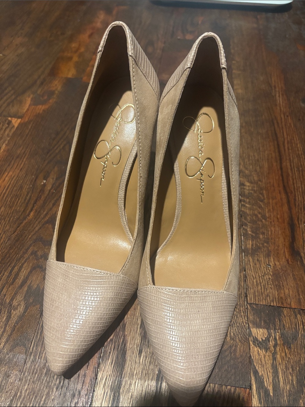 Jessica Simpson Nude Lizard-Texture Pointed Toe Pumps.
